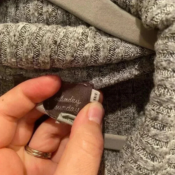 SATURDAY SUNDAY ANTHRO GRAY TURTLE NECK SWEATER - Picture 4 of 5